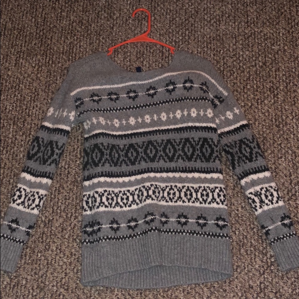 American Eagle Sweater